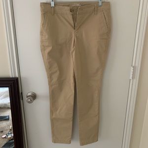 Old navy khakis never worn size 6